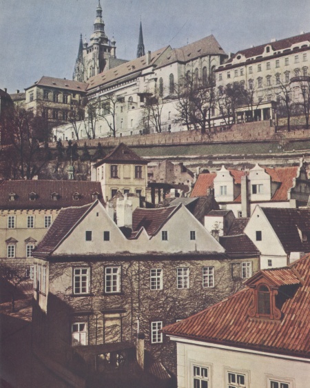 Praha ocima staleti Антикварное издание Сохранность: Хорошая Издательство: Orbis Verlag, 1960 г Суперобложка, 160 стр Формат: 70x100 Мелованная бумага, Цветные иллюстрации инфо 8184g.